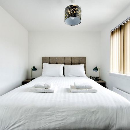 2-Bedroom Holiday Home With Private Garden & Parking EDI Kültér fotó